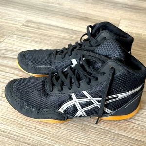 ASICS wrestling shoes for kids